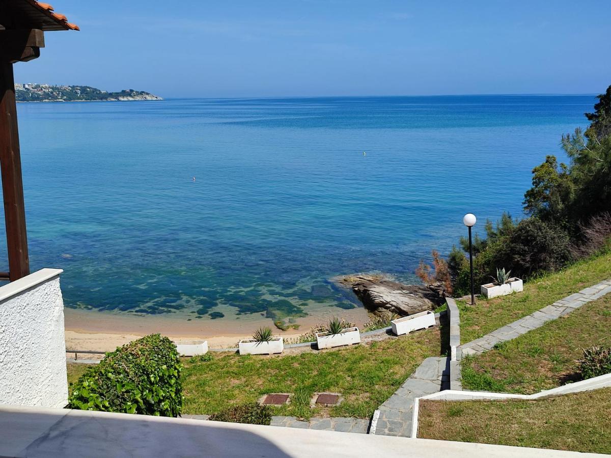 Beach House Emme ปาเลออน ซิฟลิคิออน ภายนอก รูปภาพ